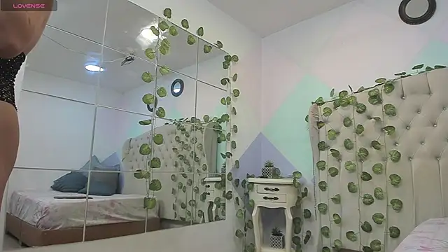 ZaharaSkylar online show from 21, 10, 2025