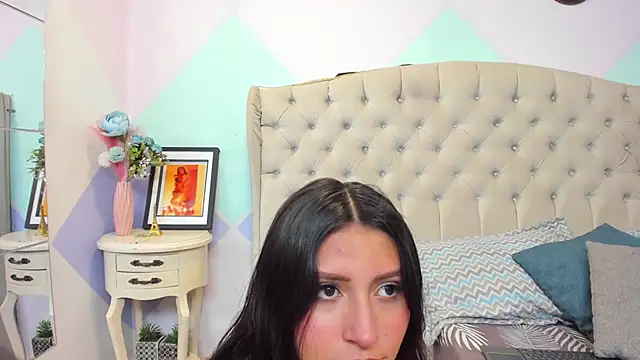 ZaharaSkylar online show from 1, 12, 2025