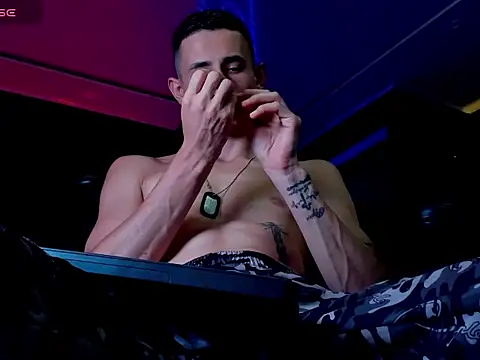 Damartinez27 online show from 7, 10, 2025