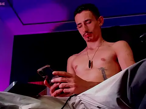 Damartinez27 online show from 8, 11, 2025