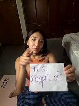 missapril0101 online show from 15, 4, 2026