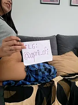 missapril0101 online show from 22, 4, 2026