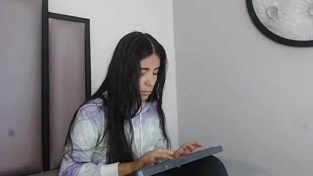 Snapshot of Lucy-23 chatting on 26, 11, 2025 Lucy-23 online show from 26, 11, 2025