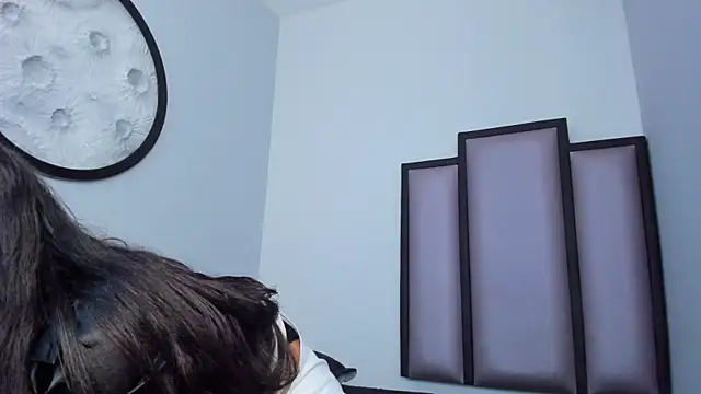 Snapshot of Lucy-23 chatting on 24, 10, 2025 Lucy-23 online show from 24, 10, 2025