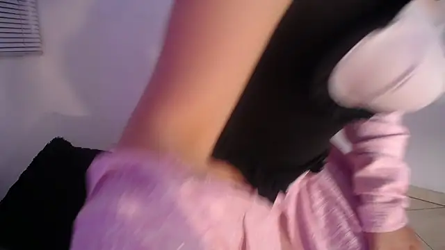 rihonna hs8 online show from 18, 4, 2026