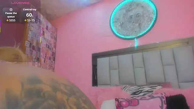 Nicole Rosales online show from 27, 2, 2026