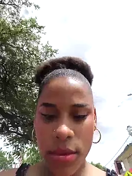 Snapshot of Mia-sensual chatting on 2, 11, 2025 Mia-sensual online show from 2, 11, 2025