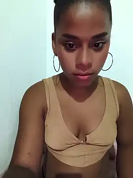 Snapshot of Mia-sensual chatting on 4, 12, 2025 Mia-sensual online show from 4, 12, 2025