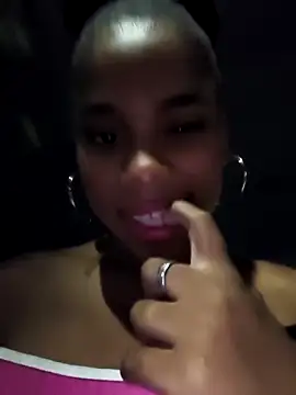 Snapshot of Mia-sensual chatting on 3, 12, 2025 Mia-sensual online show from 3, 12, 2025