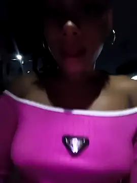 Snapshot of Mia-sensual chatting on 25, 11, 2025 Mia-sensual online show from 25, 11, 2025