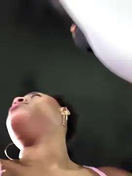 Snapshot of Mia-sensual chatting on 23, 11, 2025 Mia-sensual online show from 23, 11, 2025