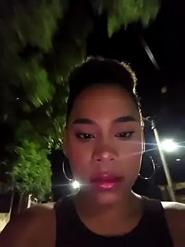 Snapshot of Mia-sensual chatting on 30, 10, 2025 Mia-sensual online show from 30, 10, 2025