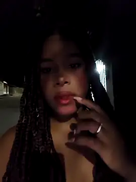 Snapshot of Mia-sensual chatting on 5, 10, 2025 Mia-sensual online show from 5, 10, 2025