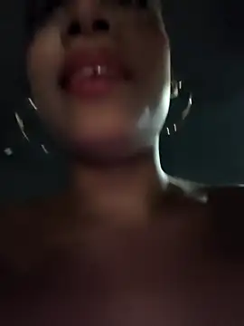 Snapshot of Mia-sensual chatting on 6, 11, 2025 Mia-sensual online show from 6, 11, 2025