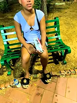 Snapshot of Mia-sensual chatting on 19, 9, 2025 Mia-sensual online show from 19, 9, 2025