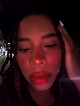 Snapshot of Mia-sensual chatting on 9, 10, 2025 Mia-sensual online show from 9, 10, 2025