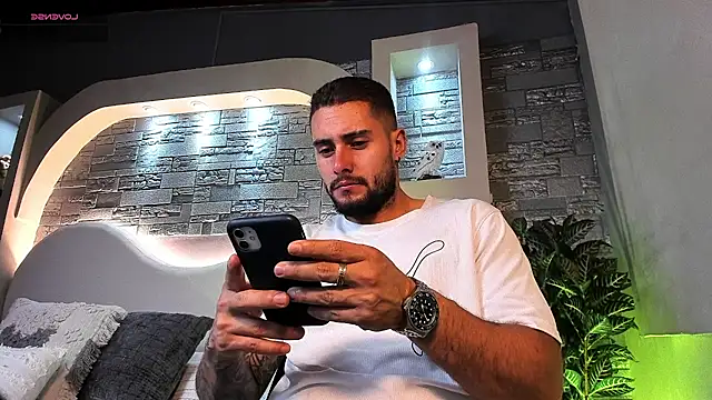 dominic de luca online show from 11, 11, 2025