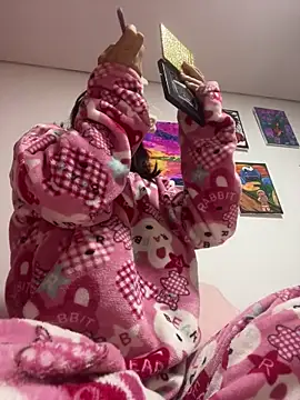 larsonbeverly online show from 23, 3, 2026