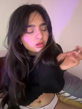 Clementyne30 online show from 4, 10, 2025