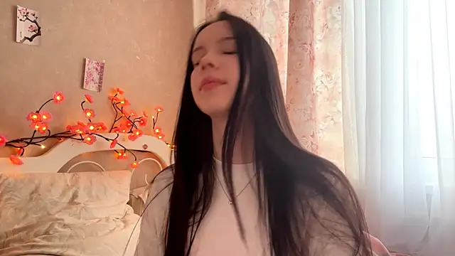 Snapshot of AxyKitten chatting on 8, 11, 2025 AxyKitten online show from 8, 11, 2025