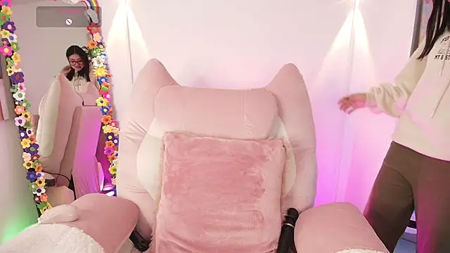 justonecute online show from 7, 1, 2026