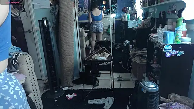 bimbo gurl online show from 3, 4, 2026