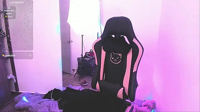 samiacooper25 online show from 7, 10, 2025