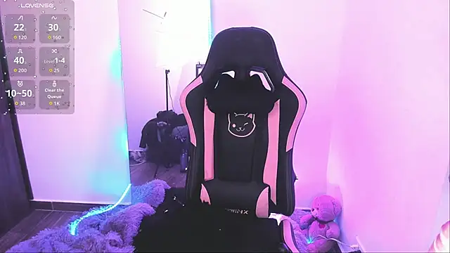 samiacooper25 online show from 10, 10, 2025