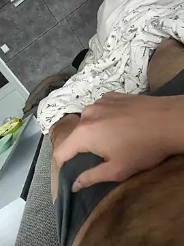 Snapshot of hansvonerotic1 chatting on 2, 12, 2025 hansvonerotic1 online show from 2, 12, 2025