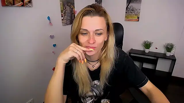 PeppyMia online show from 15, 10, 2025