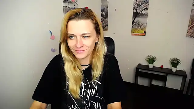 PeppyMia online show from 28, 10, 2025