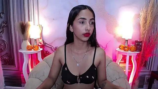 Snapshot of MilkyLally chatting on 29, 10, 2025 MilkyLally online show from 29, 10, 2025