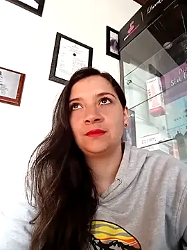 Agatha bellucci  online show from 5, 11, 2025