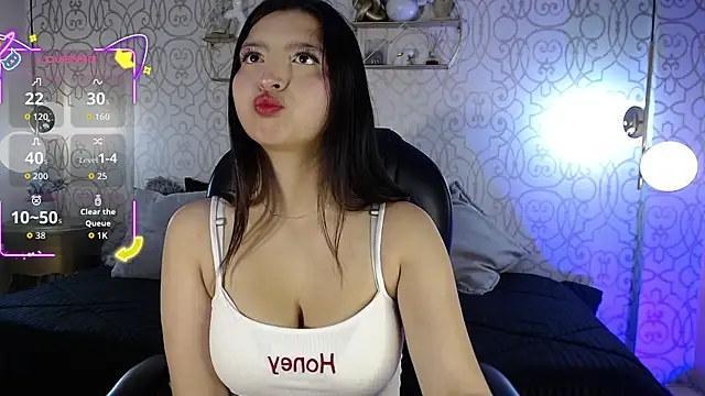 Helengolden  online show from 7, 11, 2025