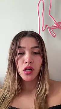 Lovejuana  online show from 25, 11, 2025