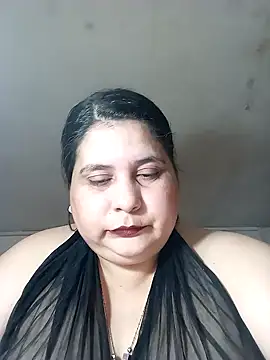 Ayma1983 online show from 3, 10, 2025