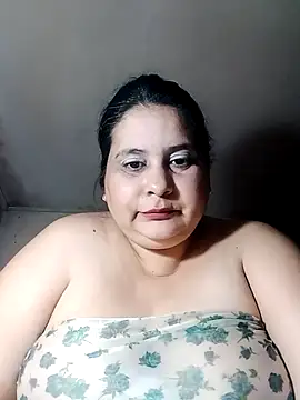 Ayma1983 online show from 4, 11, 2025