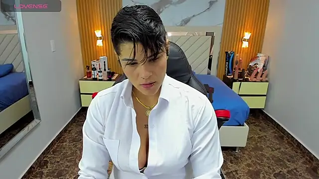 KAROLLJONES1 online show from 17, 10, 2025