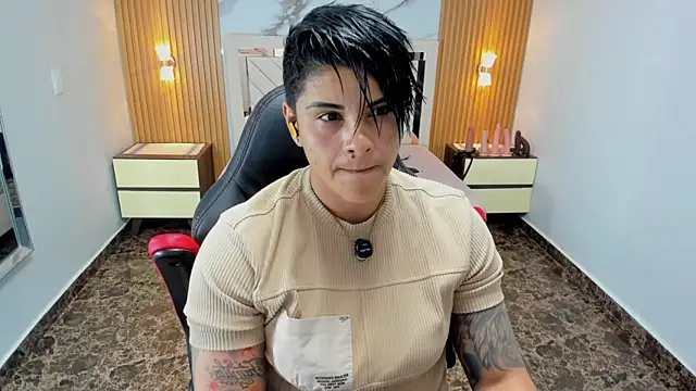 KAROLLJONES1 online show from 28, 4, 2026