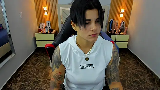 KAROLLJONES1 online show from 20, 12, 2025