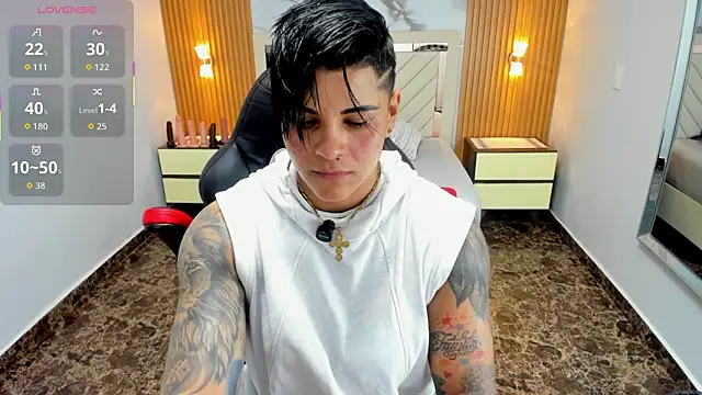 KAROLLJONES1 online show from 7, 5, 2026