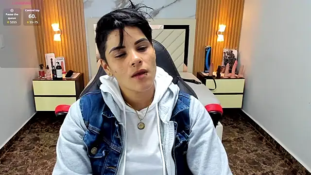 KAROLLJONES1 online show from 8, 9, 2025