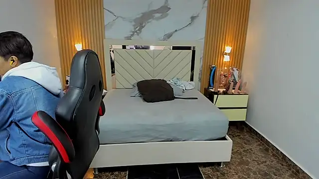 KAROLLJONES1 online show from 13, 11, 2025