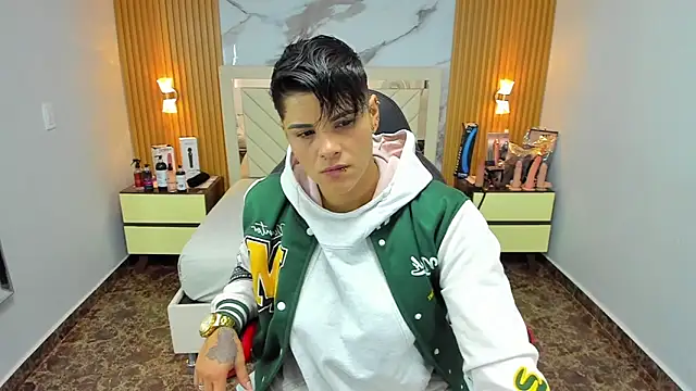 KAROLLJONES1 online show from 3, 10, 2025