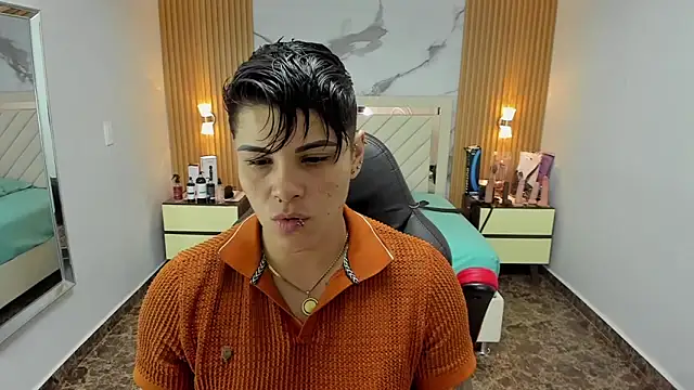 KAROLLJONES1 online show from 9, 10, 2025