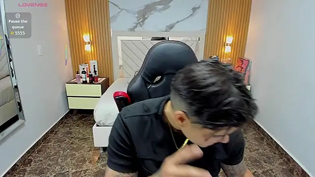 KAROLLJONES1 online show from 29, 10, 2025