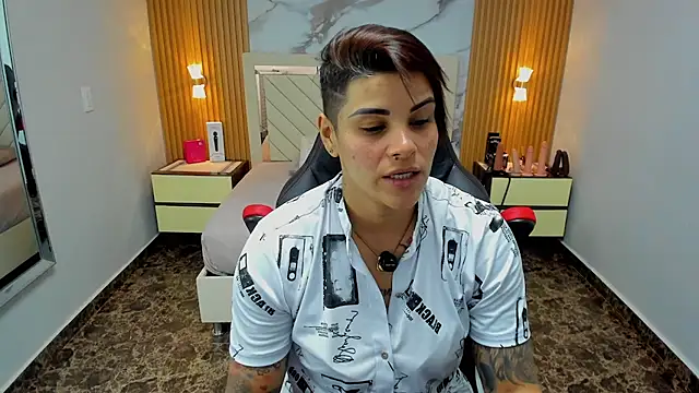 KAROLLJONES1 online show from 21, 2, 2026