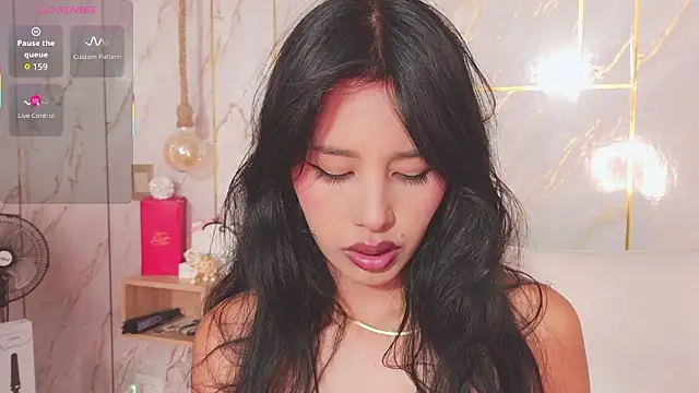 Miss Charlottet online show from 23, 3, 2026