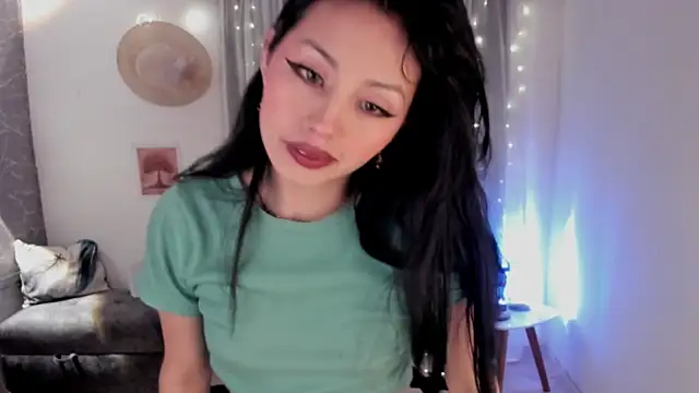 Snapshot of Miss_Charlottet chatting on 28, 11, 2025 Miss Charlottet online show from 28, 11, 2025