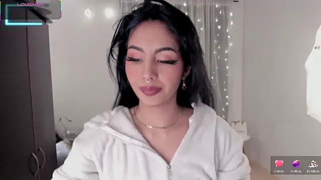 Snapshot of Miss_Charlottet chatting on 15, 11, 2025 Miss Charlottet online show from 15, 11, 2025